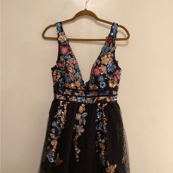 Jj’s House a-line V-neck floor length tulle prom dress with lace beading sequins - Picture 6 of 16